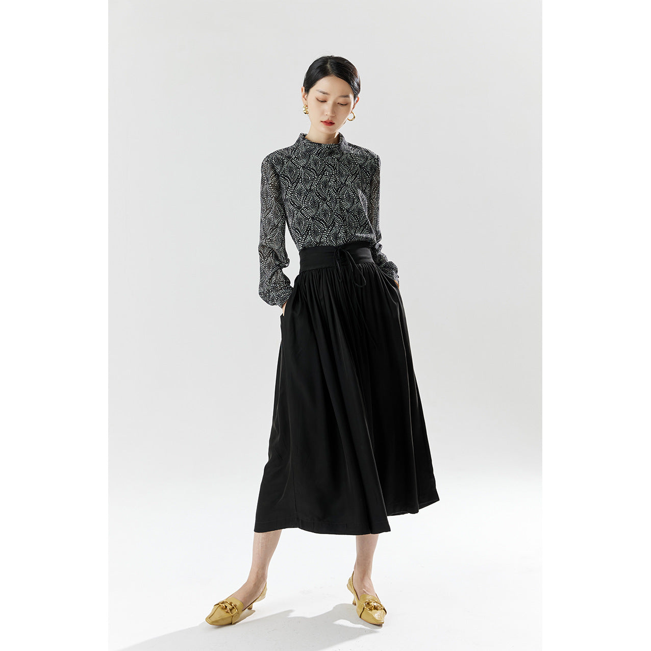 2025 Summer New Women's Stand Collar Black Long Sleeve Print Temperament Commuter Pullover Fashion Chiffon Shirt Top